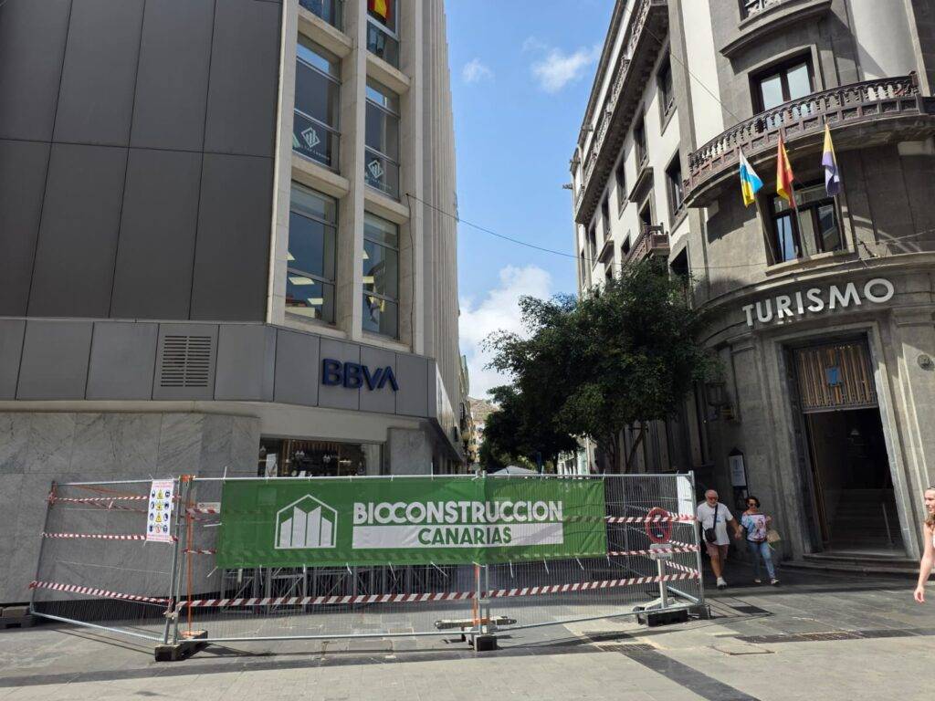 Vallado de obra en plena zona peatonal