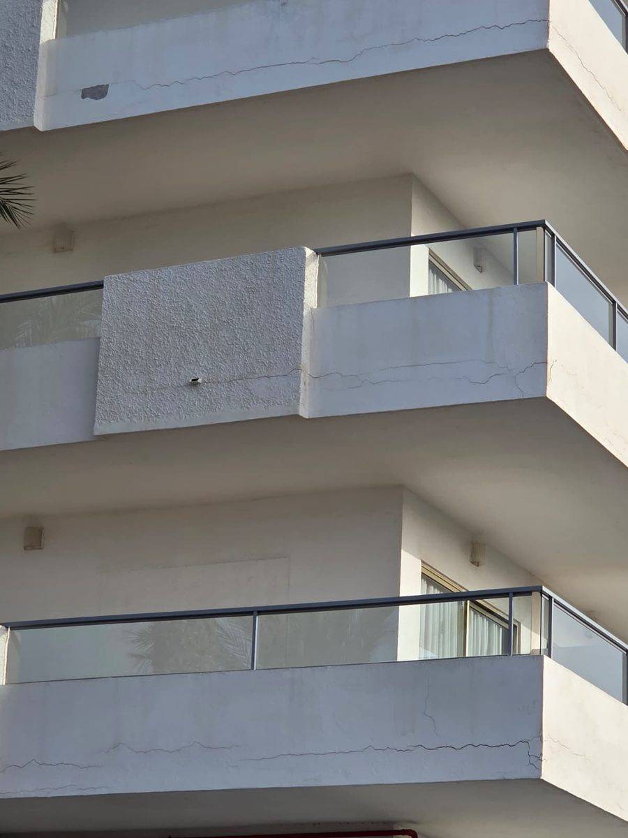 Balcones del Gran Canaria Princess antes: grietas y desconchones